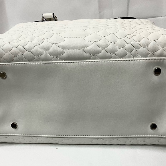 Betsy Johnson Satchel in white - Picture 5 of 6